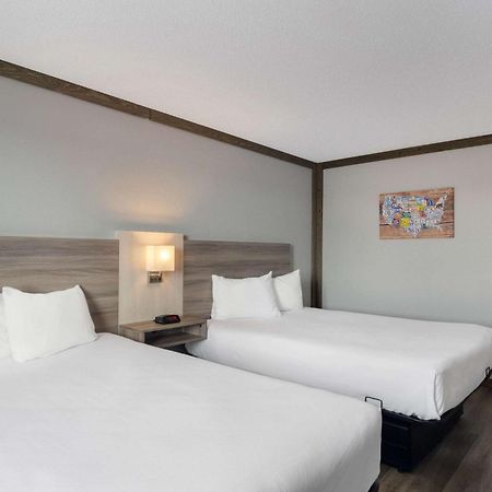 ซูเปอร์ 8 บาย วินด์แฮม สกอตส์บลัฟฟ์ Hotel สก็อตส์บลัฟฟ์ ภายนอก รูปภาพ