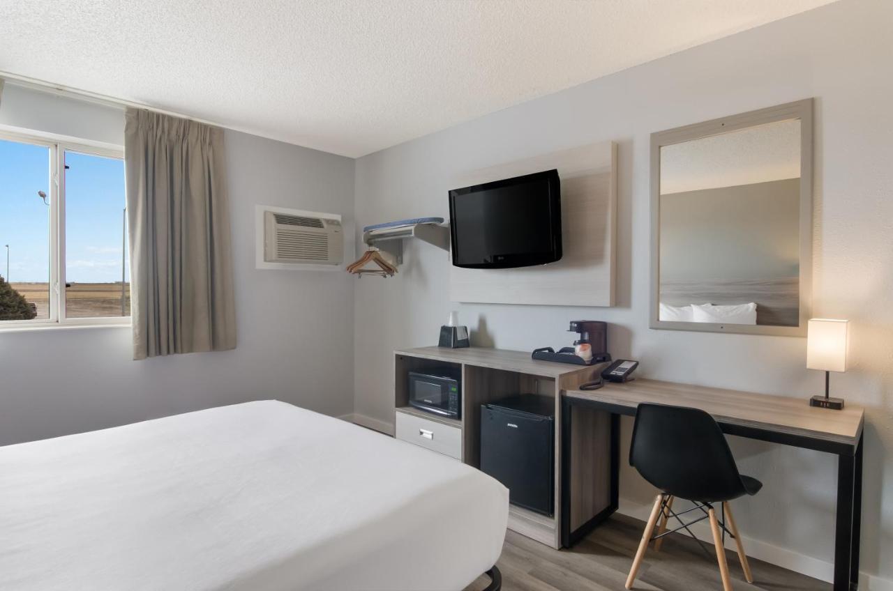ซูเปอร์ 8 บาย วินด์แฮม สกอตส์บลัฟฟ์ Hotel สก็อตส์บลัฟฟ์ ภายนอก รูปภาพ