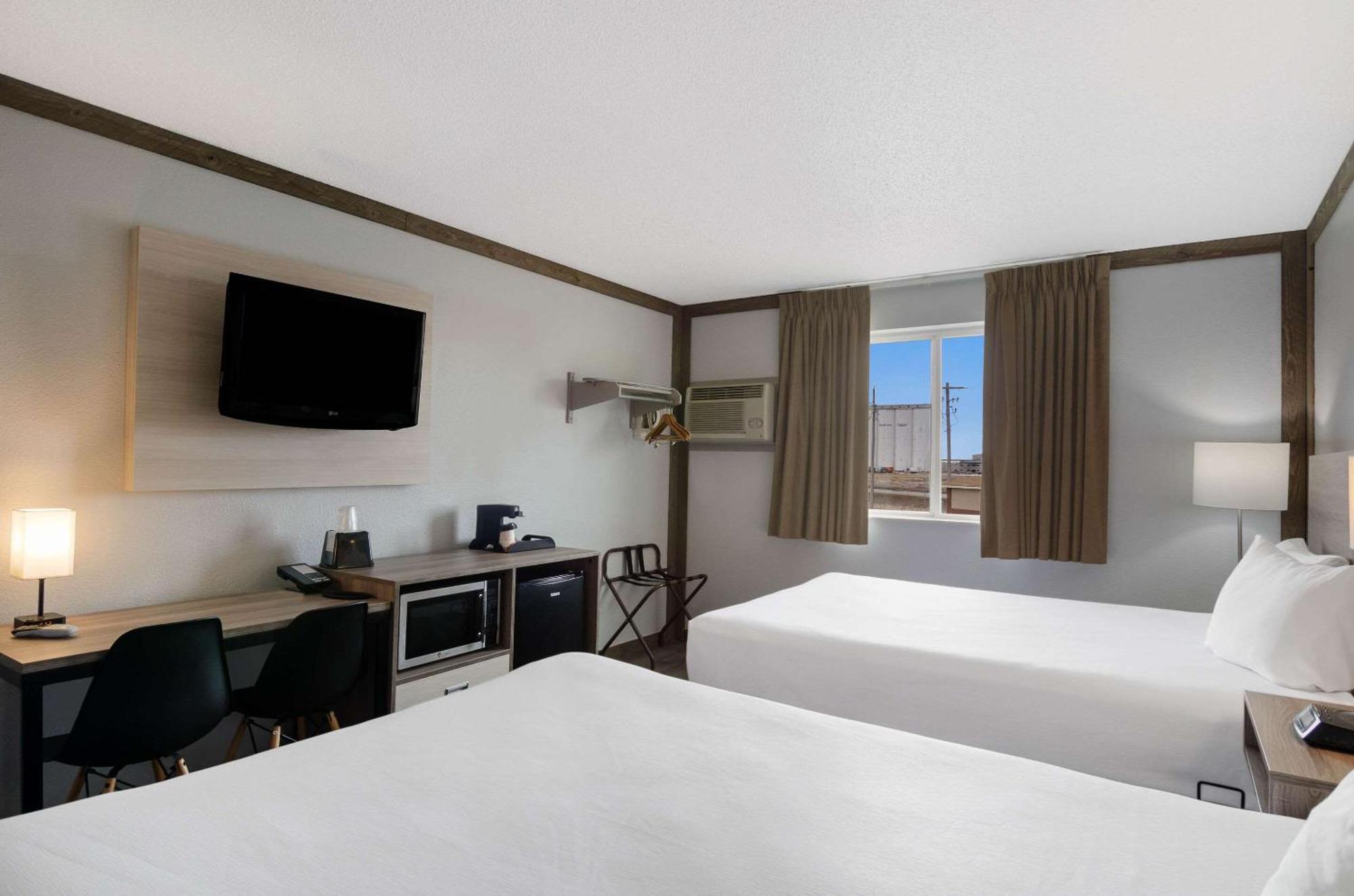 ซูเปอร์ 8 บาย วินด์แฮม สกอตส์บลัฟฟ์ Hotel สก็อตส์บลัฟฟ์ ภายนอก รูปภาพ