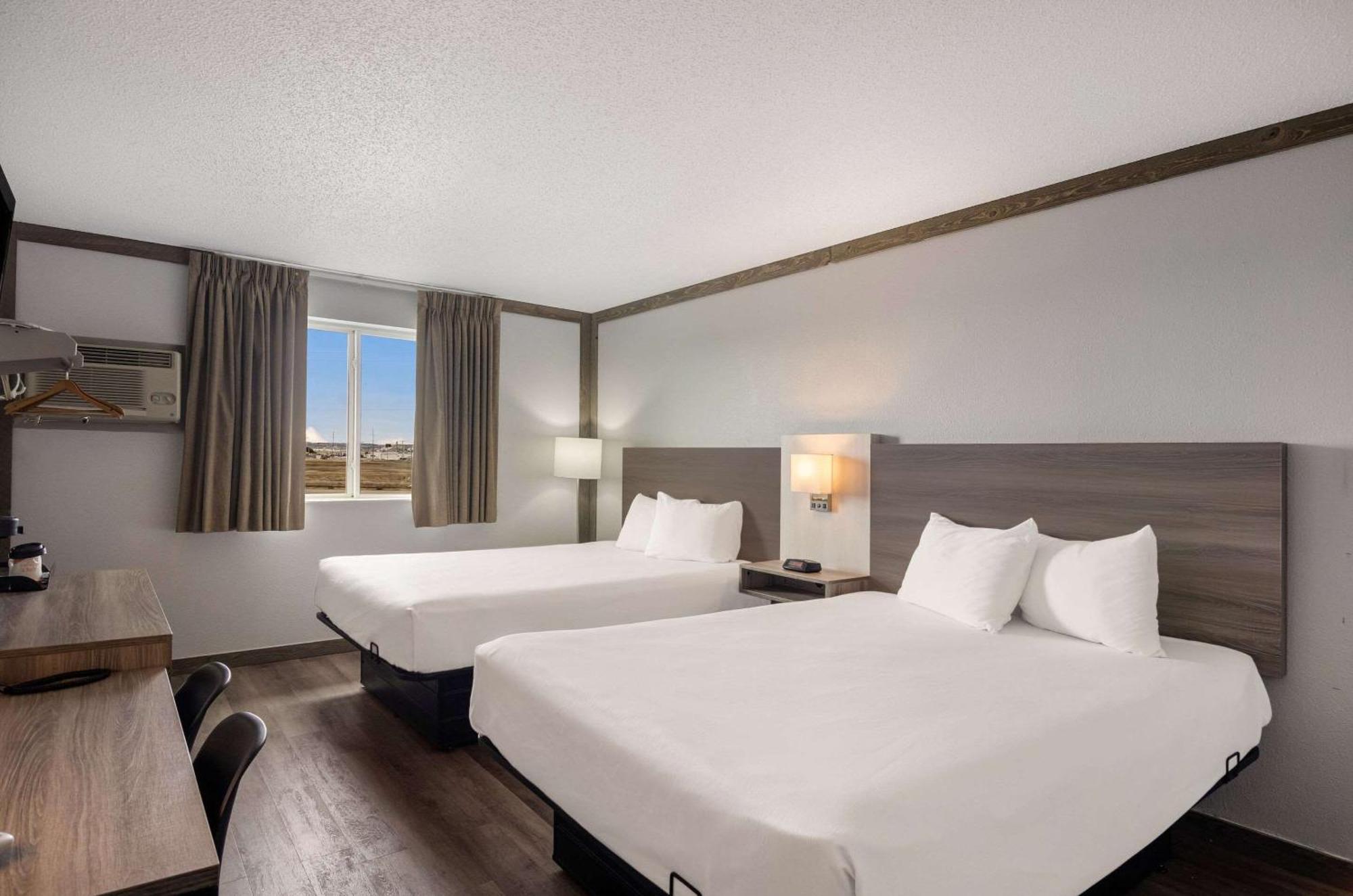 ซูเปอร์ 8 บาย วินด์แฮม สกอตส์บลัฟฟ์ Hotel สก็อตส์บลัฟฟ์ ภายนอก รูปภาพ